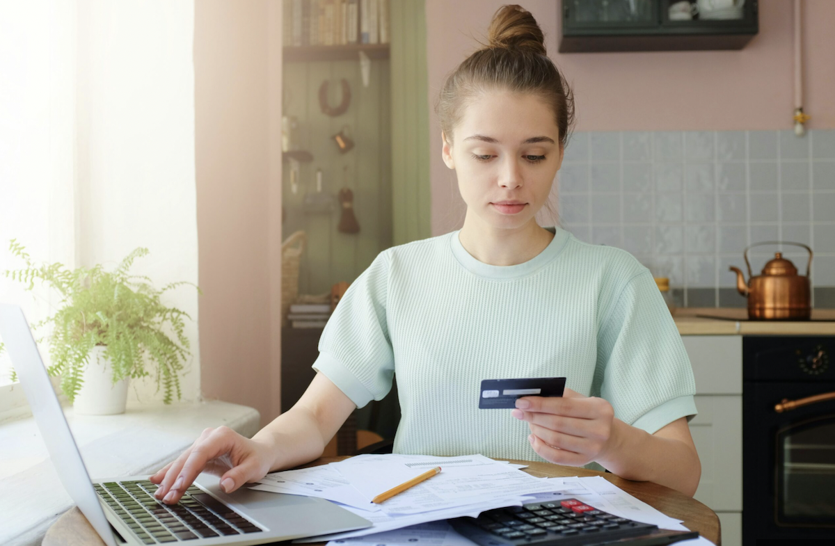 Practical Ways to Build Financial Security for Your Family Digitally